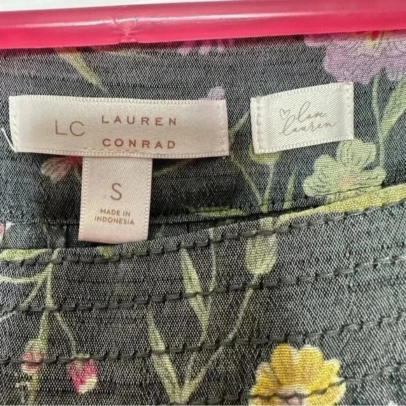LC Lauren Conrad Blouse Greyish  Black Floral Square Neck Flowy Size Small - Picture 5 of 16
